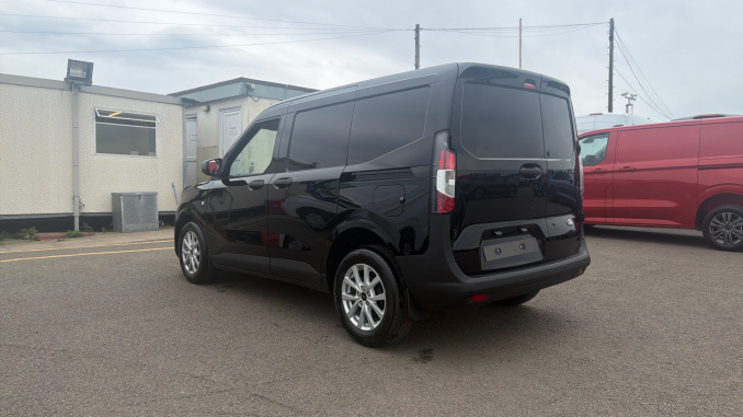 Ford Transit Courier Diesel 1.5 EcoBlue Trend Van - Image 10